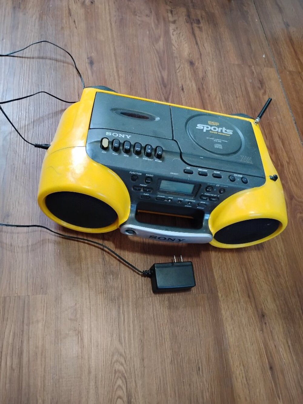 Vintage Sony ESP Sports CFD-980 Boombox CD Player Radio